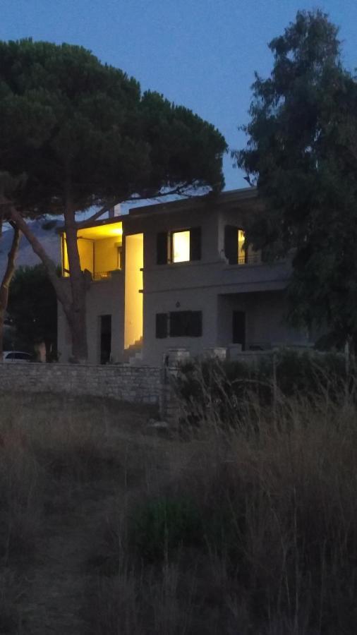 Villa Tzanetos Seaside Kyparissia Exterior foto