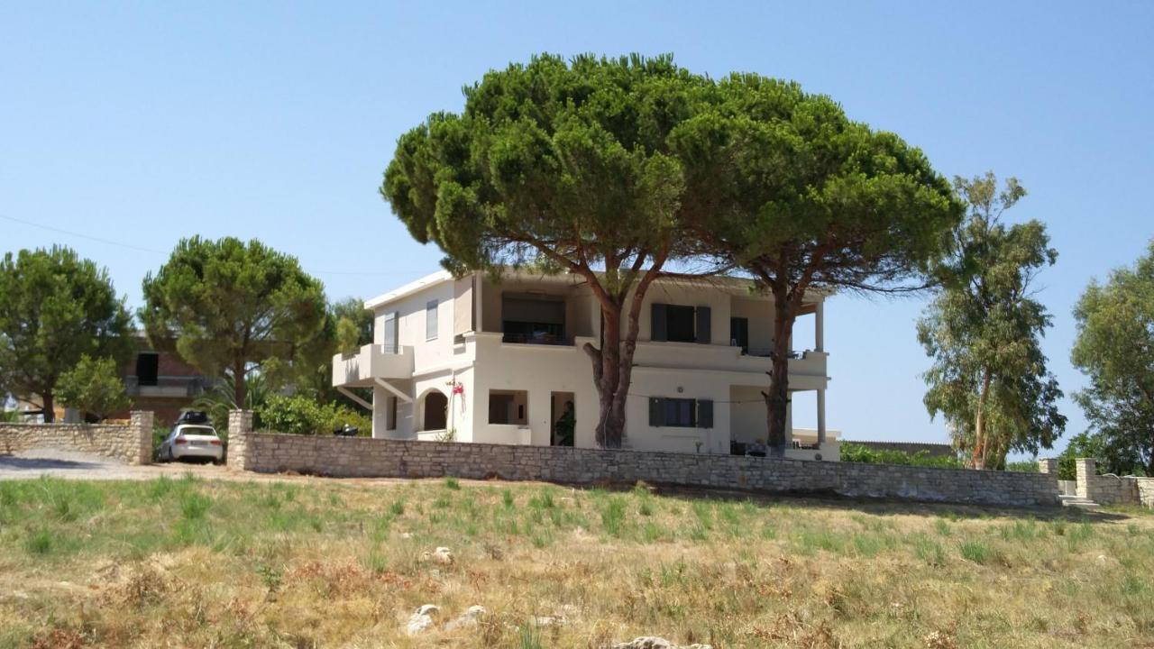 Villa Tzanetos Seaside Kyparissia Exterior foto